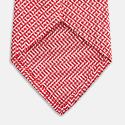 Red and White patterned silk tie Image 3