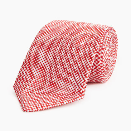 Red and White patterned silk tie Image 4