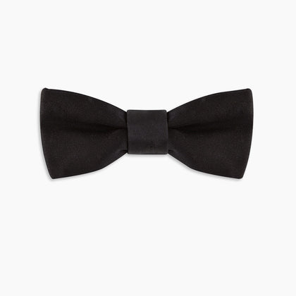 Black Batwing Satin Bow Tie Image 4