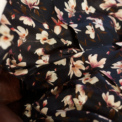 Navy Floral Pattern Linen Hayhurt Kimono Gown Image 4