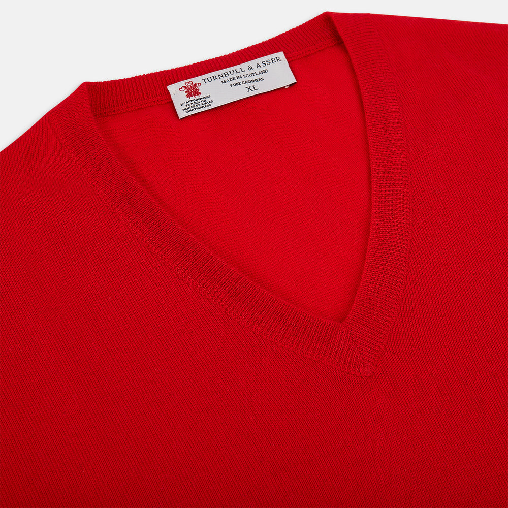 Red long-sleeve V-neck jumper in cashmere