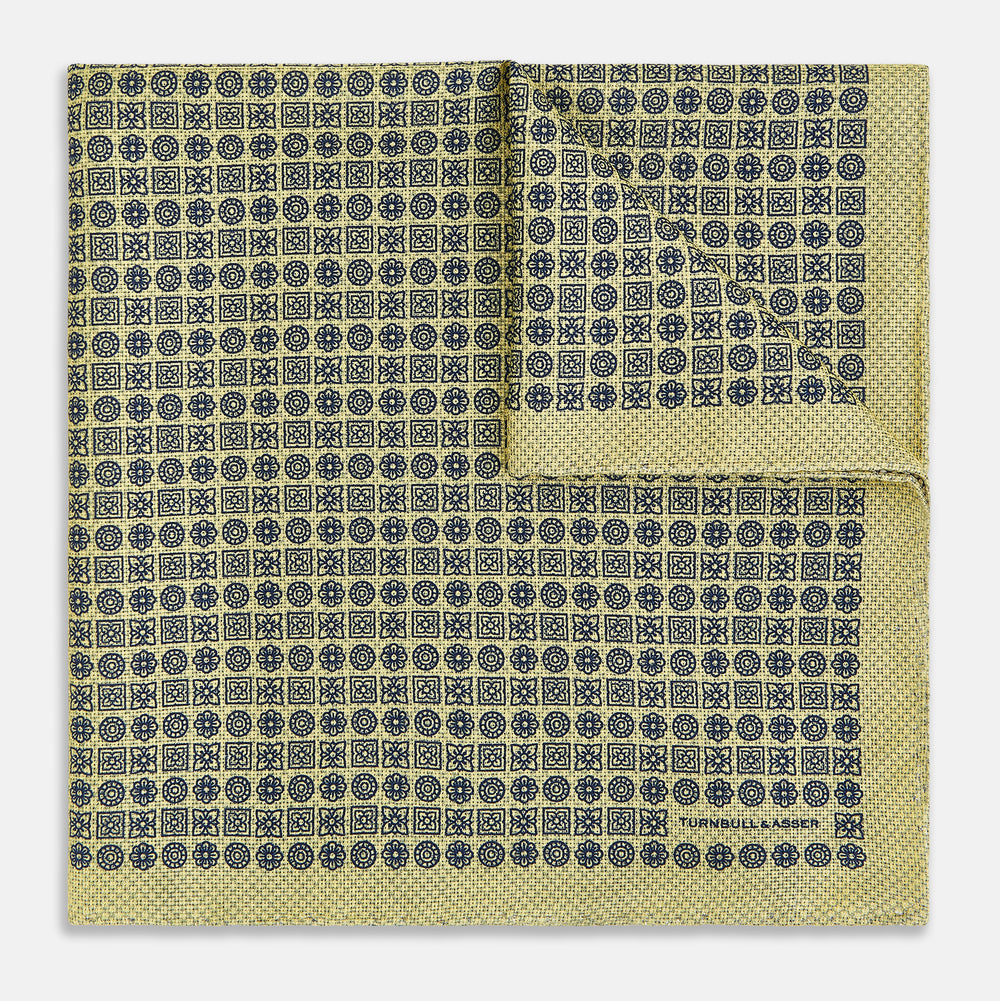 Rosette Yellow Pocket Square in Silk