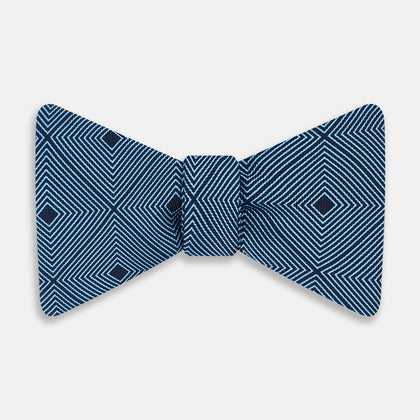 NAVY GEOMETRIC SILK BOW TIE