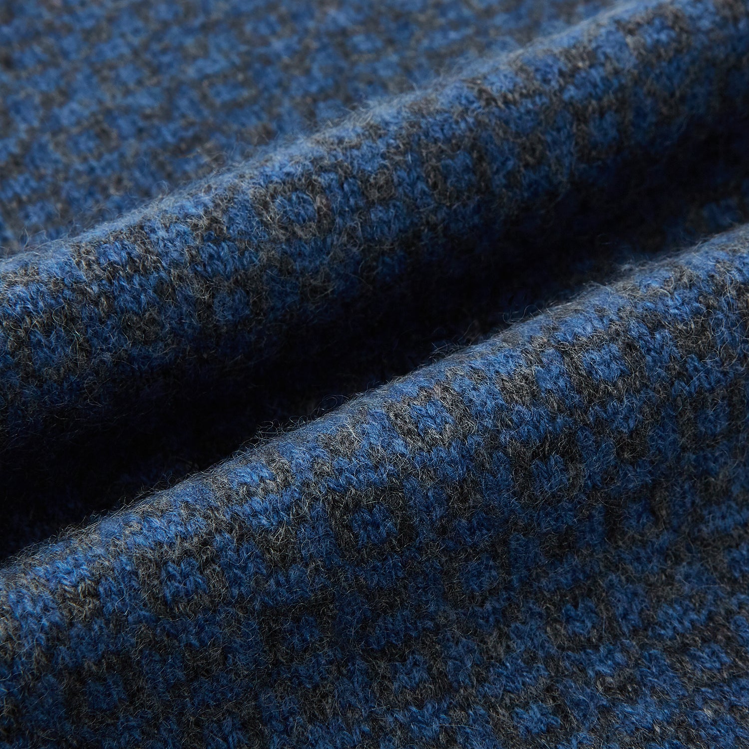Image 3 of product Azzurro and Graphite Lozenge-Patterned Cashmere Knitted Scarf