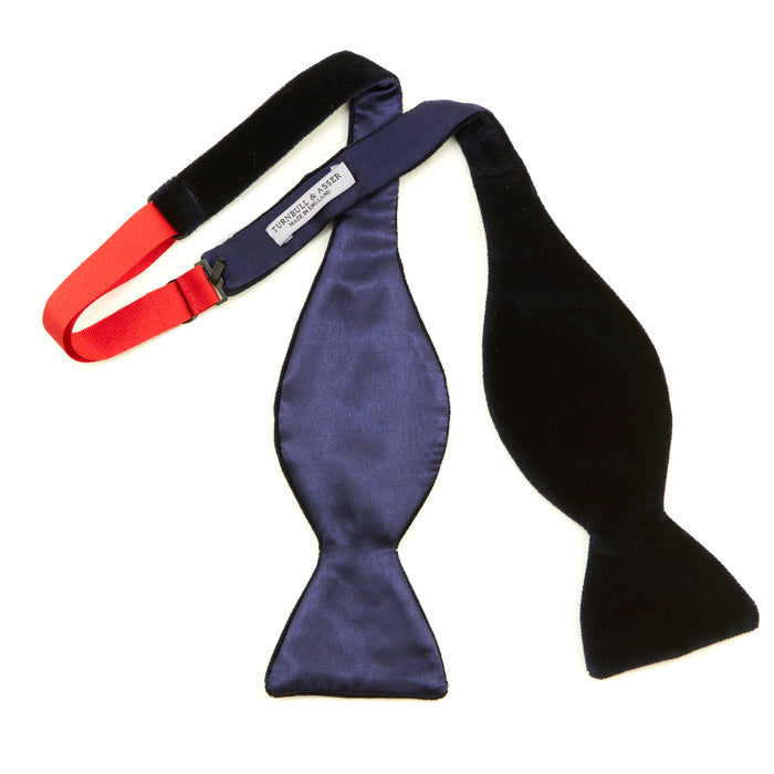 Navy Velvet Bow Tie Image 2